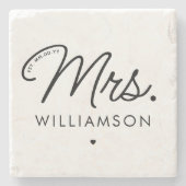 Custom Mrs. Est. Modernes, elegantes Script neu Steinuntersetzer (Vorderseite)
