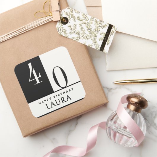 Custom Name & Age Black and White Birthday Quadratischer Aufkleber (Schenken)