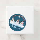 Custom name and text Merry Christmas snowmen Geschenkanhänger (Beispiel)