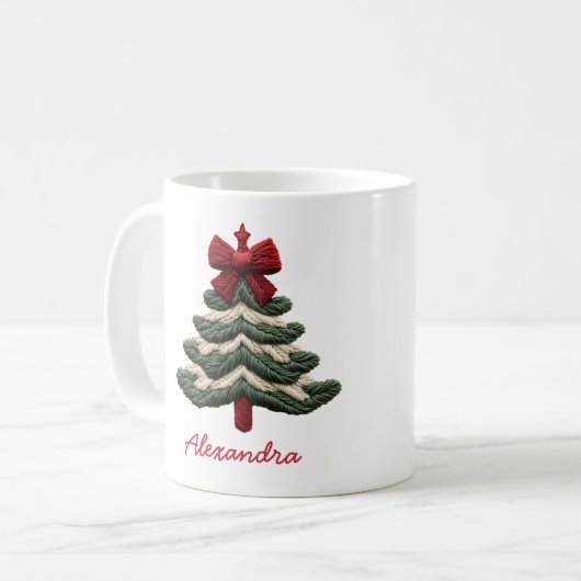 Custom Name Cozy Rustic Embroidered Christmas Tree Kaffeetasse (Vorderseite Links)