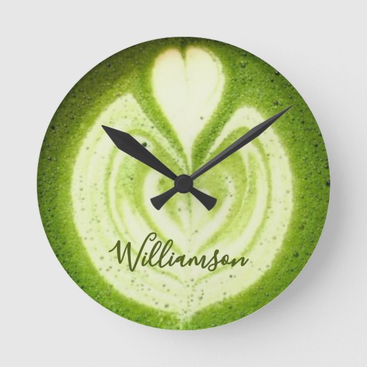 Custom Name Funny Matcha Latte Lover Green Tea  Runde Wanduhr (Vorderseite)