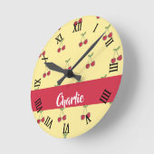 Custom name red cherries pattern runde wanduhr (Winkel)
