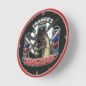 Custom NAME Retro Barber Shop Pole Barbershop Runde Wanduhr (Winkel)