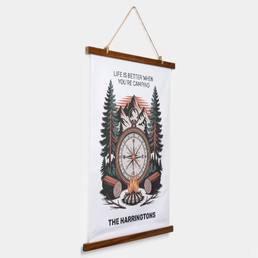 Custom Name & Text Camping Wandteppich Mit Holzrahmen (Gewinkelt)