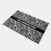 Custom Name Zebra Pattern Fußmatte (Schrägansicht)