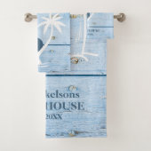 Custom Nautical Blue Wood Beach House Badhandtuch Set (Insitu)