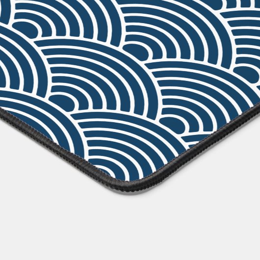 Custom Navy Blue japanische Seigaiha Wave Schreibtischunterlage (Ecke)