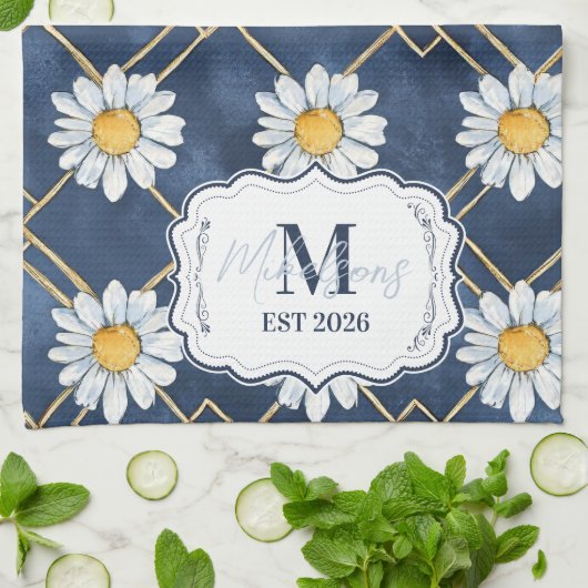 Custom Navy Daisy Gingham Monogram Decor Geschirrtuch (Gefaltet)