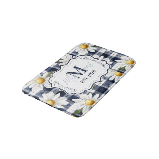 Custom Navy Gingham Daisy Monogram Badematte (Schrägansicht)