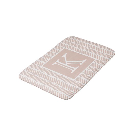 Custom Neutral Earthy Sand Zigzag Stripes Art Badematte (Schrägansicht)
