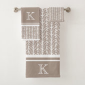 Custom Neutral Earthy Taupe Zigzag Art Stripes Badhandtuch Set (Insitu)