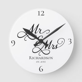 Custom Newlywed Couple Mr. and Mrs. Clock Runde Wanduhr