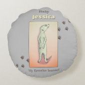 Custom Niedlich Soft Grau Peach Meerkat Baby Name Rundes Kissen (Rückseite)