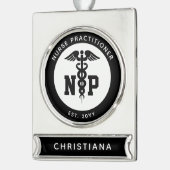Custom NP Nurse Practitioner Abschluss Caduceus Banner-Ornament Silber (Links)