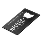 Custom Nurse Est Typografy Nurse RN Abschluss Geldbeutel Flaschenöffner (Vorderseite Schrägansicht)