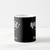 Custom Nurse Est Typografy Nurse RN Abschluss Kaffeetasse (Mittel)