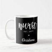 Custom Nurse Est Typografy Nurse RN Abschluss Kaffeetasse (Links)