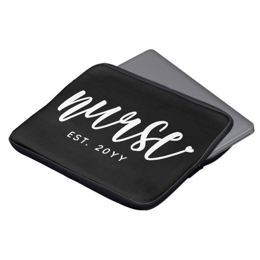 Custom Nurse Est Typografy Nurse RN Abschluss Laptopschutzhülle (Vorne Oben)
