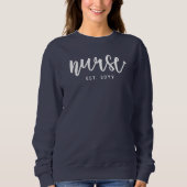 Custom Nurse Est Typografy Nurse RN Abschluss Sweatshirt (Vorderseite)