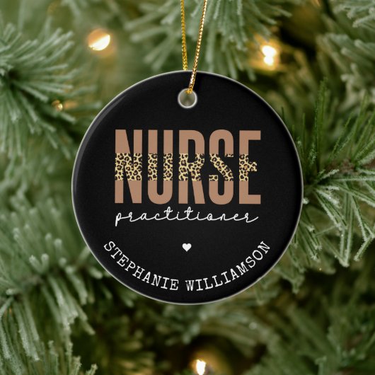 Custom Nurse Practitioner NP cheetah Abschluss Keramik Ornament (Baum)