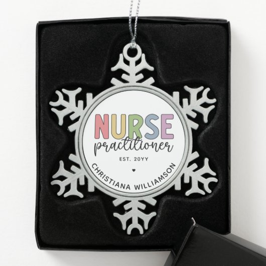 Custom Nurse Practitioner NP Nurse Abschluss Schneeflocken Zinn-Ornament (Box)