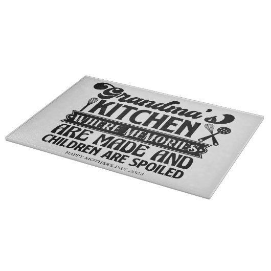 Custom Oma's Kitchen Cutting Board Schneidebrett (Ecke)