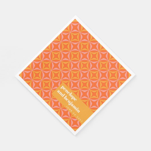 Custom Orange Yellow Retro Typografy Wedding Serviette (Ecke)