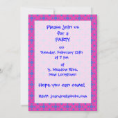 Custom Party Einladung Blue Polka Dots auf Magenta (Rückseite)