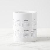 Custom Pastel Mint 2025 Calendar Elegant Jumbo-Tasse (Vorderseite)