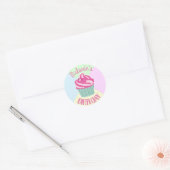 Custom Pink Birthday Cupcake Personalisiert Runder Aufkleber (Umschlag)