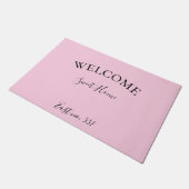 Custom Pink Schwarz Moderne Begrüßungstür Fußmatte (Schrägansicht)