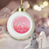 Custom Pink Snowy Forest Frohe Weihnachten Keramik Kugel-Ornament