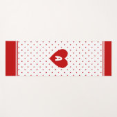 Custom Polka Dot Red White Background Monogram Yogamatte (Vorderseite (Horizontal))