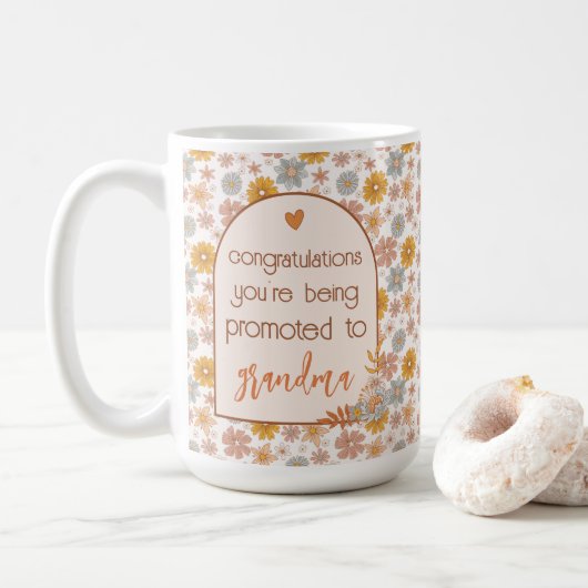 Custom Pregnancy Reveal Geschenk Boho Floral Kaffeetasse (Mit Donut)