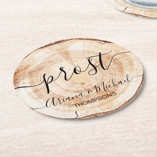 Custom Prost German Wedding Wood Grain Runder Pappuntersetzer (Angewinkelt)