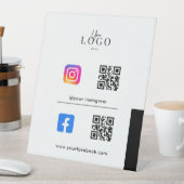 Custom QR Code Business Social Media Sign Sockelschild (In Situ)