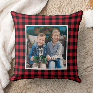 Custom Red and Black Buffalo Kariert Holiday Foto Kissen