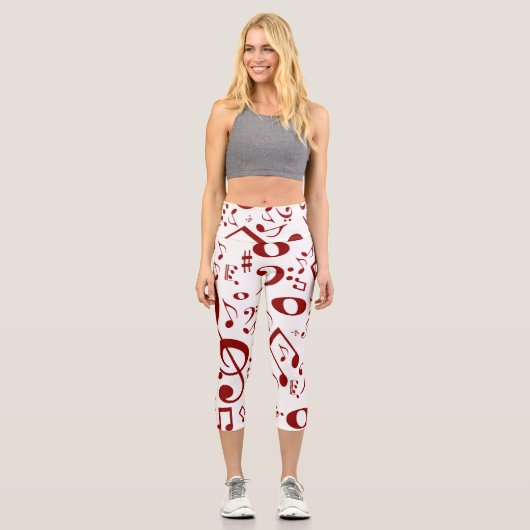 Custom Red and White Note Pattern Capri Leggings (Vorderseite)