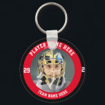 Custom Red Youth Ice Hockey Teams Button Schlüssel Schlüsselanhänger<br><div class="desc">Hockeygepäck-Anhänger können so gut wie alles sein. Diese Hockey-Schlüsselanhänger sind auch ideal geeignet, um sich an Reißverschluss-Pulls auf Hockeybeuteln zu befestigen, um schnell Ausrüstung und Gepäck zu erkennen. Eishockey-Schlüsselanhänger sind großartig für Hockey-Mamas und Eltern, die gewollt haben, mit ihren Hockeyspielern zu prahlen. Personalisieren Sie mit Foto, Namen und Nummer Ihrer...</div>