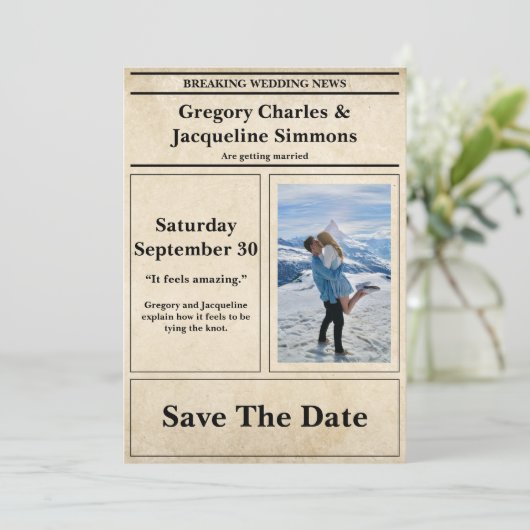 Custom Retro Wedding Newspaper Foto Save the Date Einladung (Stehend Vorderseite)