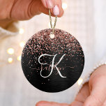 Custom Rose Gold Glitzer Black Sparkone Monogram Keramik Ornament<br><div class="desc">Dieses angesagte und elegante Ornament-Design mit hübschem,  vergoldeten Glitzer aus der Rose auf schwarz gebürstetem metallischem Hintergrund ist einfach zu personalisieren.</div>