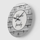 Custom Rustic Modern Gray Wood Family Name Große Wanduhr (Winkel)