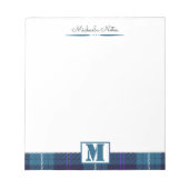 Custom Script Celadon Blue Kariert Tartan Monogram Notizblock (Vorderseite)