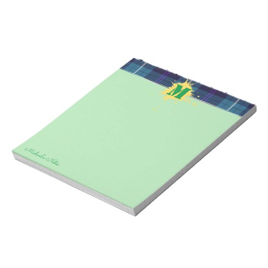Custom Script Kariert Tartan Splash Monogram Green Notizblock (Rotiert)