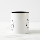 Custom Script, "Mrs." FESTGESTELLT Zweifarbige Tasse (Mittel)