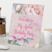 Custom Script Pink Peony Floral Party Sockelschild (In Situ)