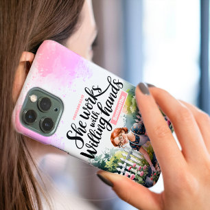 Custom She Works mit Willing Hands Christlich iPhone 16 Pro Max Hülle