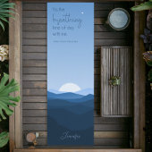 Custom Simple Blue Mountain Moon Breathing Zitat Yogamatte