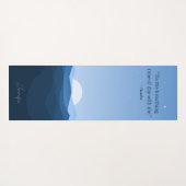 Custom Simple Blue Mountain Moon Night Sky Quote Yogamatte (Rückseite (Horizontal))
