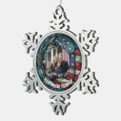 Custom Stained Glass Design USA Flag Patriotic Schneeflocken Zinn-Ornament (Rechts)